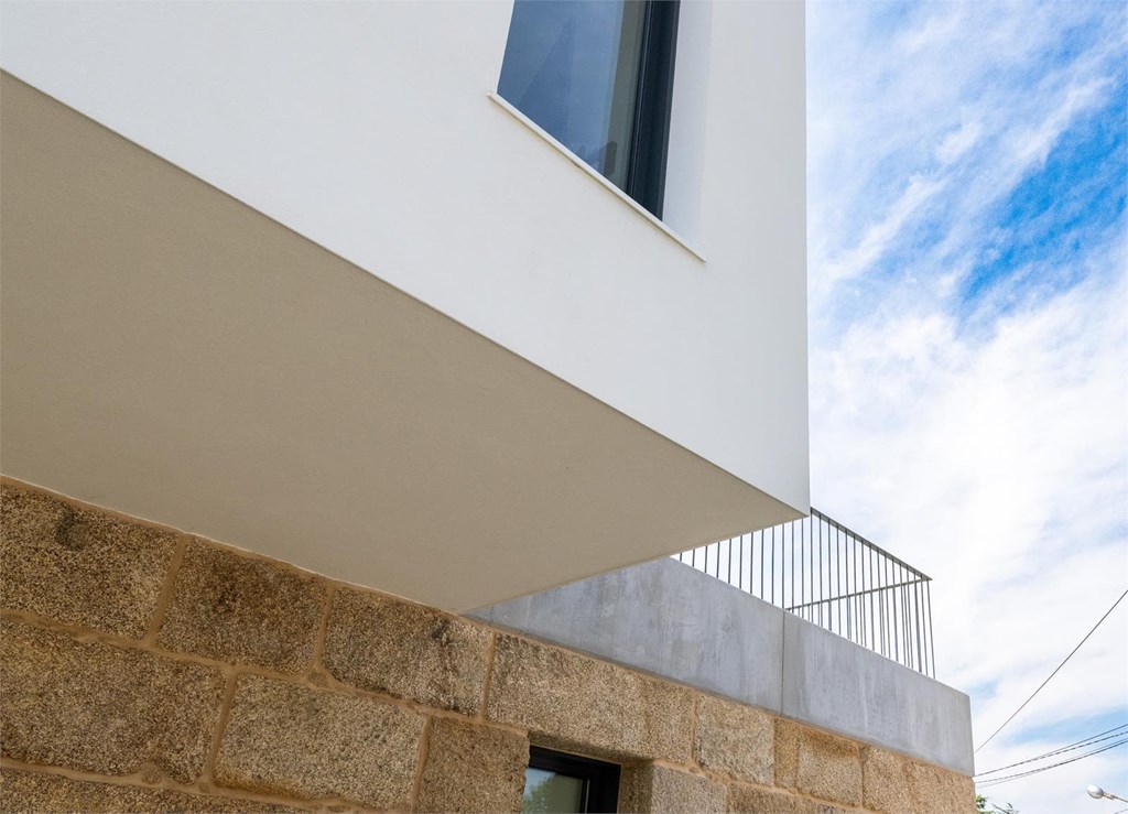 ¿Qué causa el deterioro prematuro de la impermeabilización?